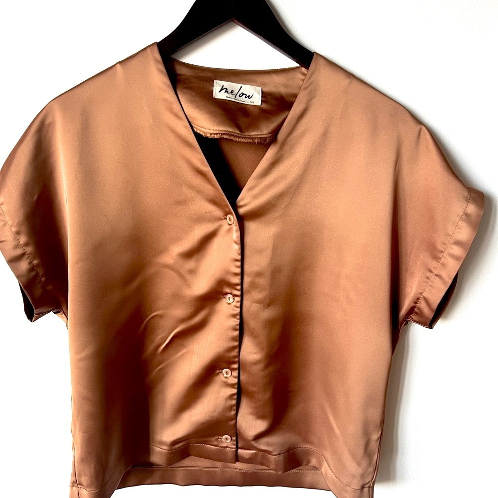 Melow golden blouse 🇨🇦